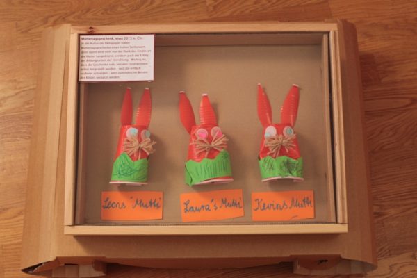 Muttertagsgeschenk aus Ausstellung Pädagogien