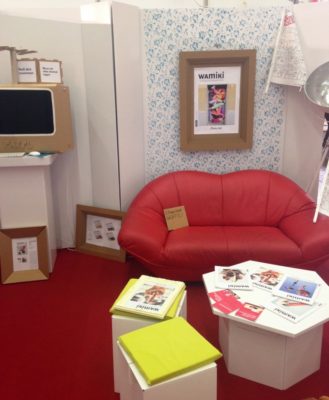 Mit dabei natürlich auch wieder unser rotes Sofa!